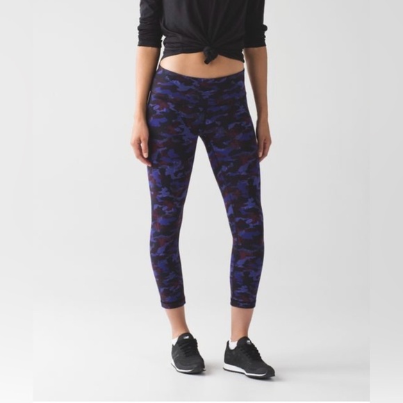 Lululemon Wunder Under Crop (Hi-Rise) Purple Camo Size 10 - Picture 2 of 10